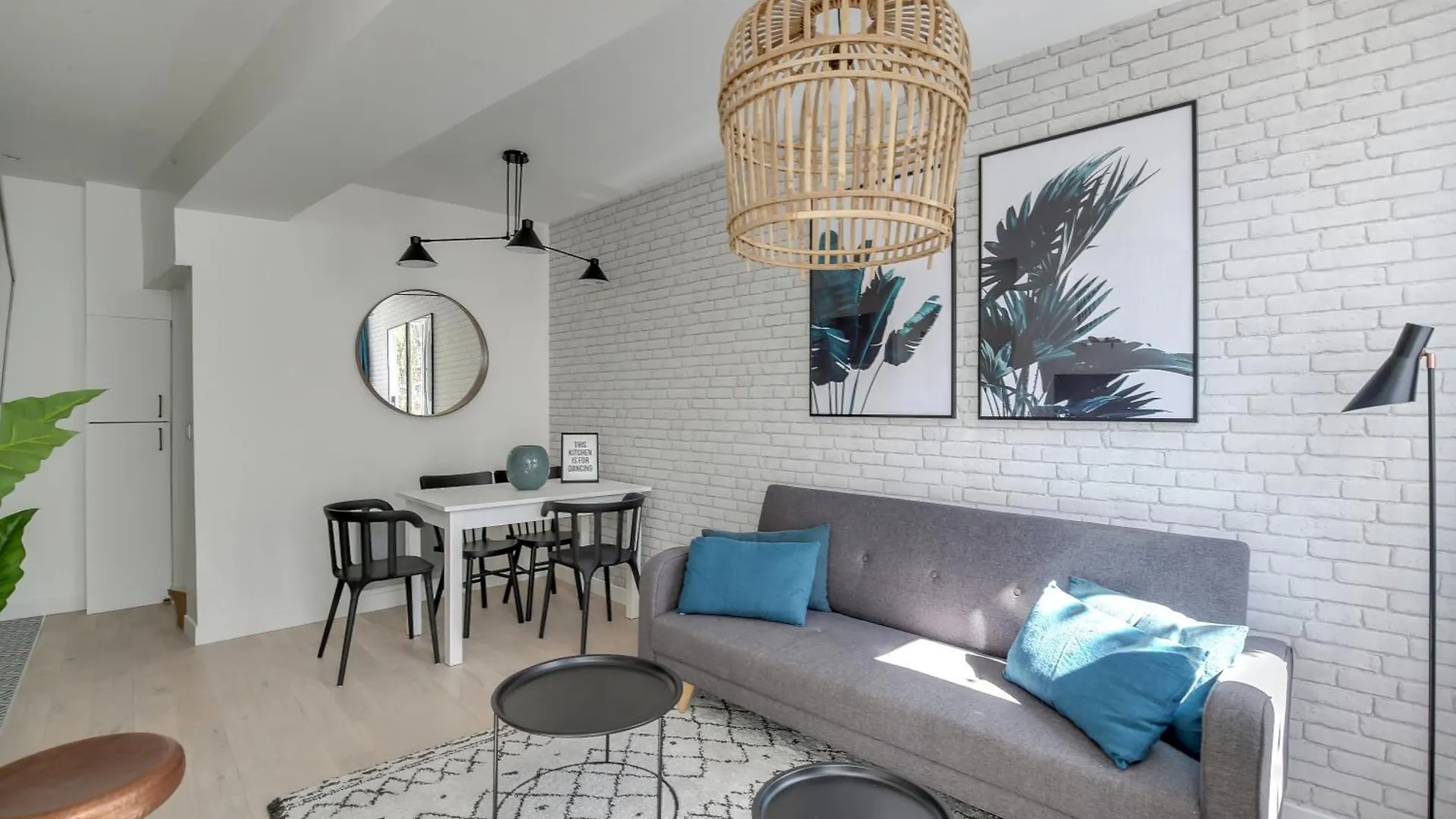Promenade Best Bakeries From A Cozy Boho 1 Bedroom Paris 0*,  França